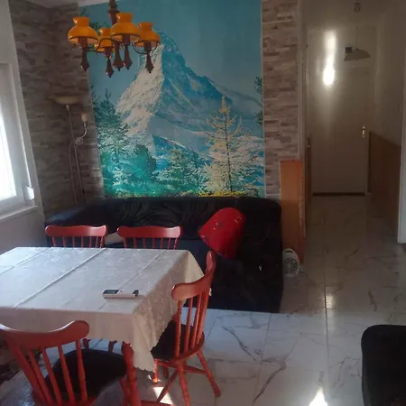 In 18465 بيت للعطل